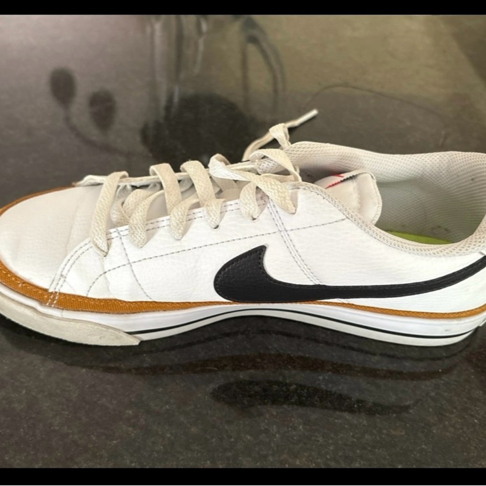 Nike Women’s Court Legacy shoes